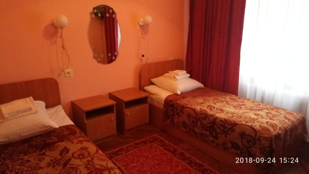 Kolos Hotel Obolon Киев Екстериор снимка