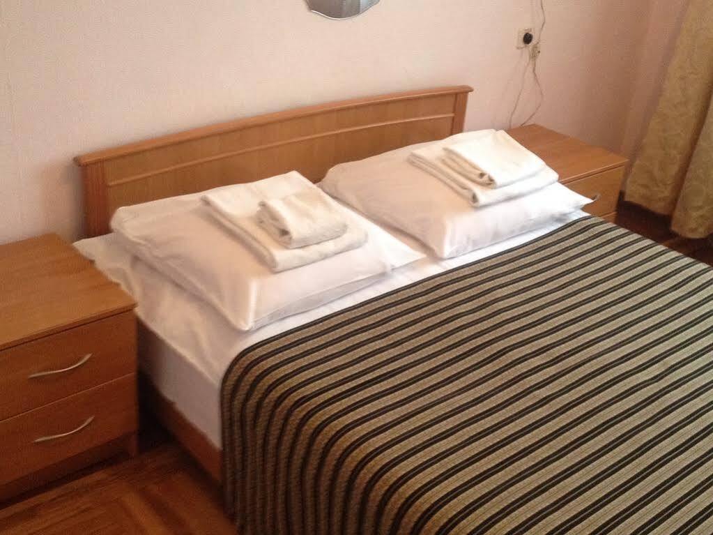 Kolos Hotel Obolon Киев Екстериор снимка