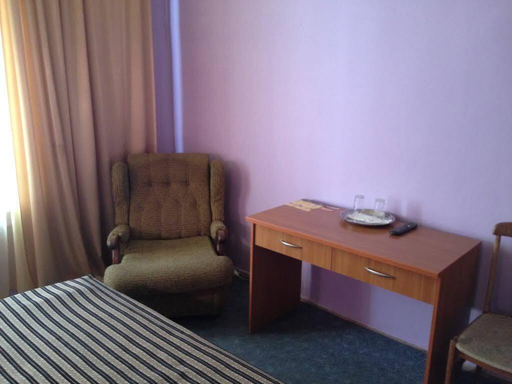 Kolos Hotel Obolon Киев Екстериор снимка