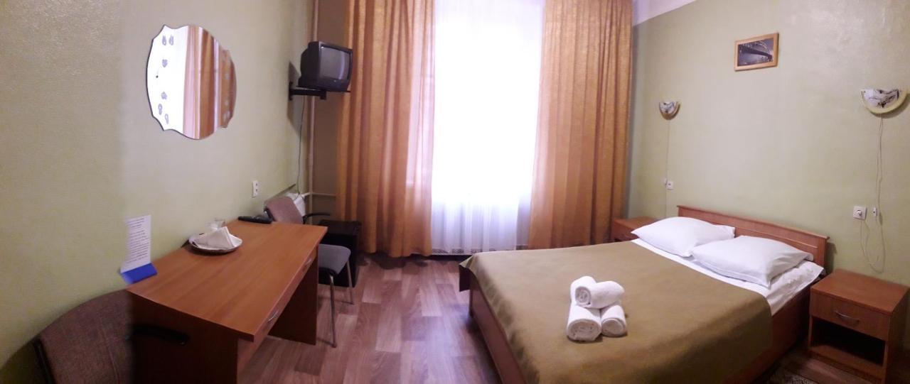 Kolos Hotel Obolon Киев Екстериор снимка